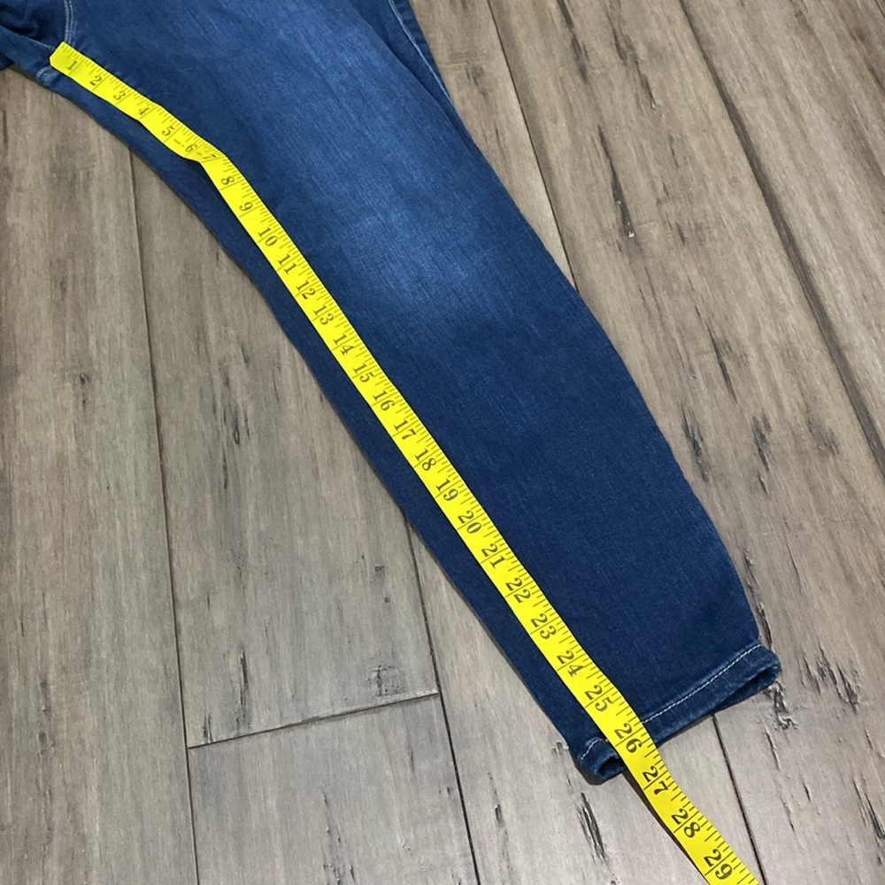 Torrid jeans premium short‎ - Picture 8 of 8